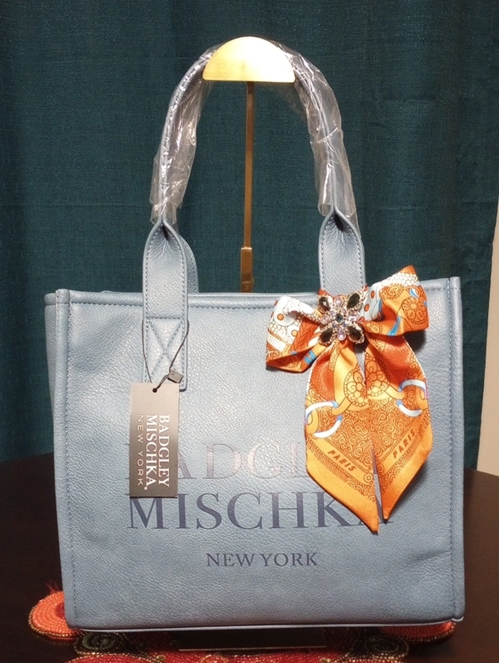 Elle Tote w/Brooch And Scarf - Picture 3 of 16